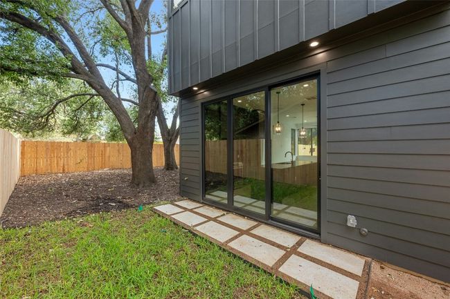B - 2010 Gathright Cv, House other with 2 bedrooms, 3 bathrooms and 1 parking in Austin TX | Image 26