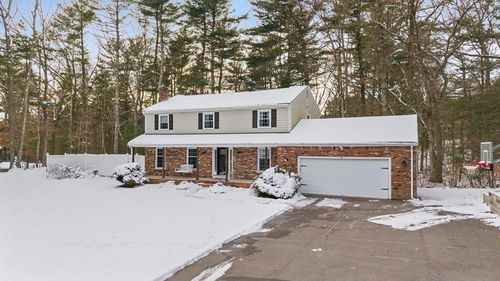 8 Ridgefield Rd, Norfolk, MA, 02056-1515 | Card Image