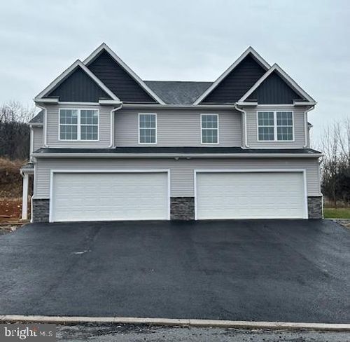 36 Rosalies Way, TEMPLE, PA, 19560-1337 | Card Image