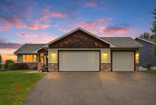 1647 Valley Quail Dr, River Falls, WI, 54022-2173 | Card Image