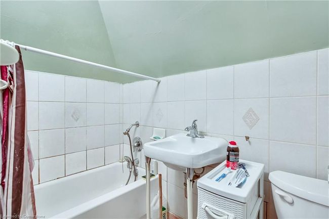 204 Herkimer St, Home with 5 bedrooms, 4 bathrooms and 2 parking in Hamilton ON | Image 29