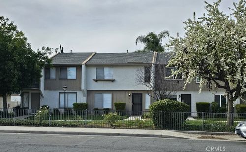 1015 Clark St, Riverside, CA, 92501-1402 | Card Image