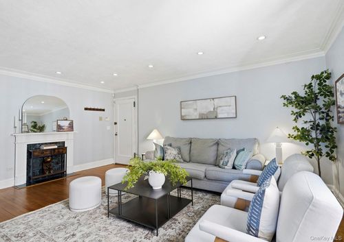 apt-k351-20 Broadway, White Plains, NY, 10601-2116 | Card Image