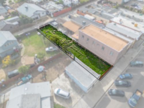 530 Fresno St, Parlier, CA, 93648-2604 | Card Image