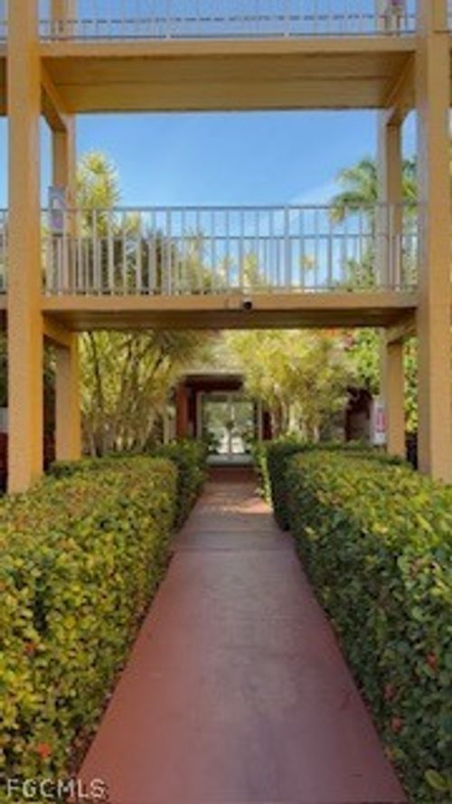 apt-516-2366 E Mall Dr, FORT MYERS, FL, 33901-9144 | Card Image