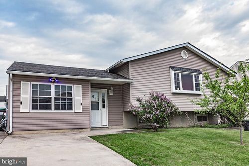 9 Warren Dr, NEWARK, DE, 19702-2848 | Card Image