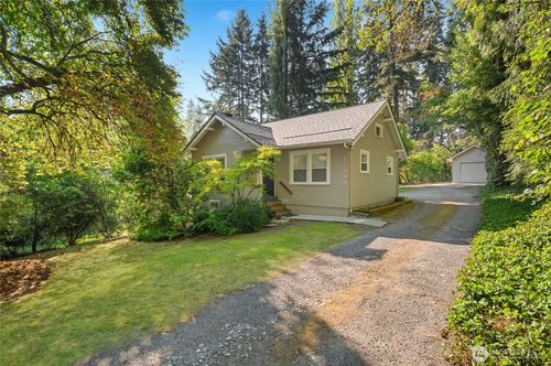 18949 Forest Park Dr Ne, Lake Forest Park, WA, 98155-2435 | Card Image