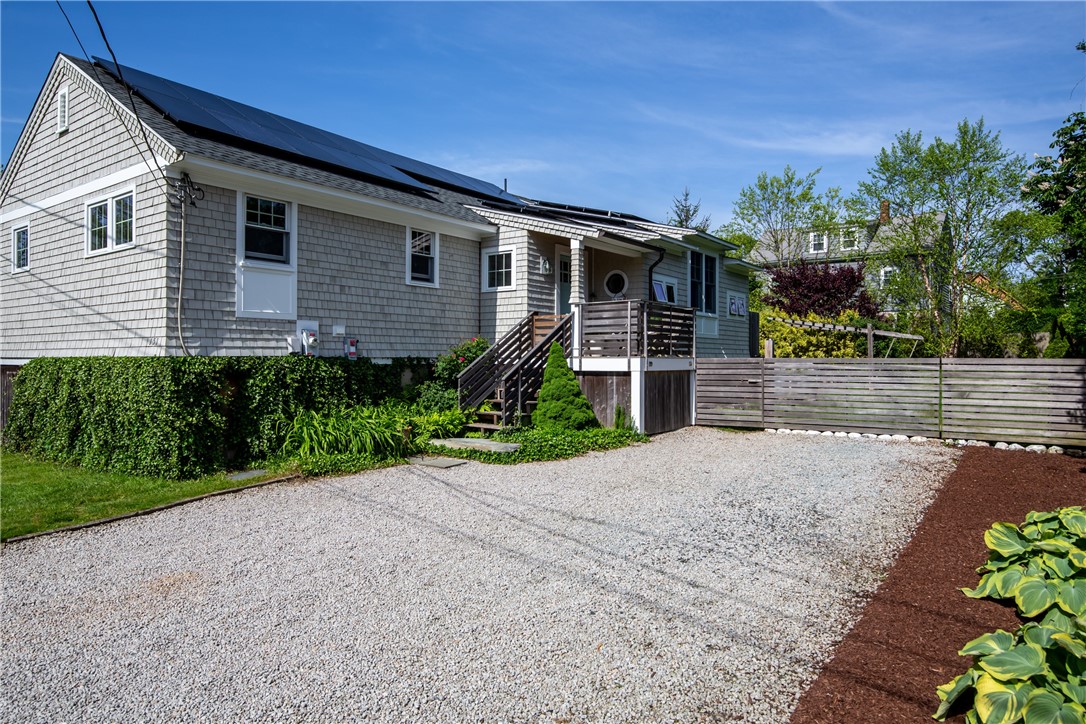 Ellery Ave, Middletown, RI 02842