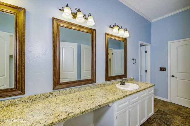 Primary Bathroom 2 | Image 29