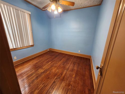 6504 Grandmont Ave, Detroit, MI, 48228-4721 | Card Image