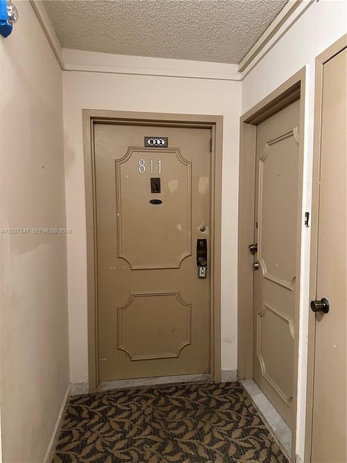 b811-2100 Sans Souci Blvd, North Miami, FL, 33181-3044 | Card Image