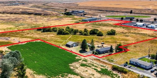 749 Ne North Ave, Wilbur, WA, 99185-8884 | Card Image