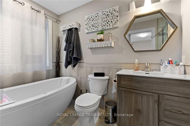6 Noble Cres, House other with 3 bedrooms, 3 bathrooms and 6 parking in Petawawa ON | Image 15