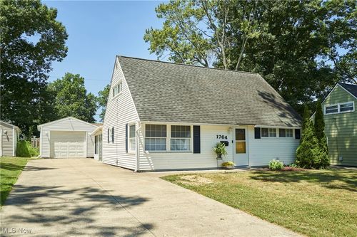 1764 Hanover St, Cuyahoga Falls, OH, 44221-4256 | Card Image