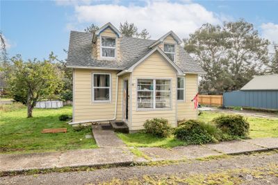 110 Advent Avenue Ne, House other with 3 bedrooms, 1 bathrooms and null parking in Ilwaco WA | Image 1