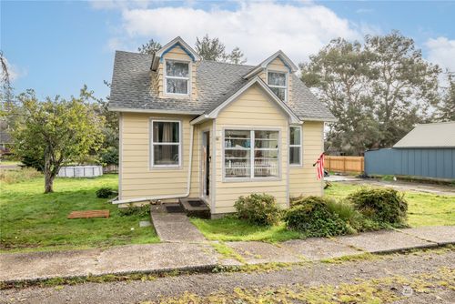 110 Advent Avenue Ne, Ilwaco, WA, 98624 | Card Image