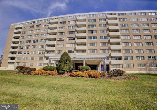 812-7111 Park Heights Ave, BALTIMORE, MD, 21215-1675 | Card Image