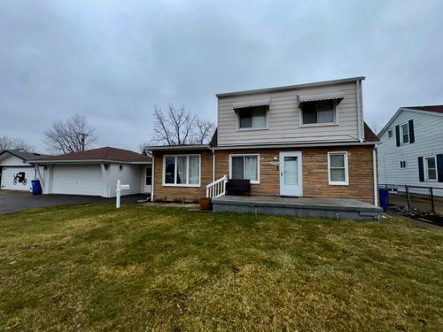 23752 Stewart Ave, Warren, MI, 48089-5723 | Card Image