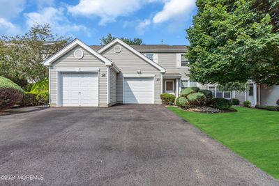 27 Mimosa Lane, Condo with 2 bedrooms, 2 bathrooms and null parking in Freehold NJ | Image 2