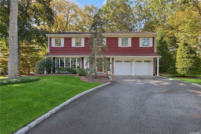 4 Old Landers Court, House other with 4 bedrooms, 2 bathrooms and null parking in Smithtown NY | Image 2