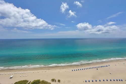 apt-40d-3000 N Ocean Dr, Riviera Beach, FL, 33404-3270 | Card Image