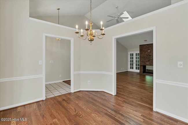 dining room | Image 15