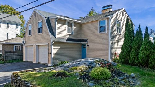 24 Russell St, Marblehead, MA, 01945-2659 | Card Image