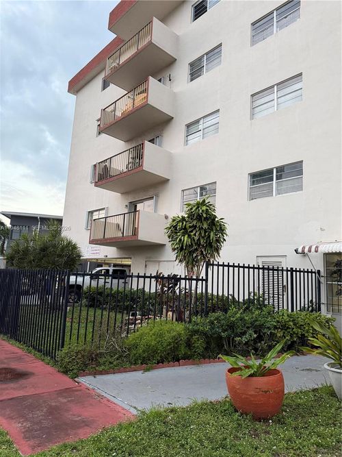 apt-505-7150 Indian Creek Dr, Miami Beach, FL, 33141-3064 | Card Image