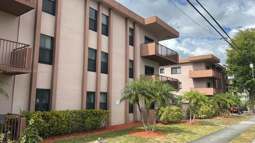 apt-308-690 Ne 123rd St, North Miami, FL, 33161-5554 | Card Image