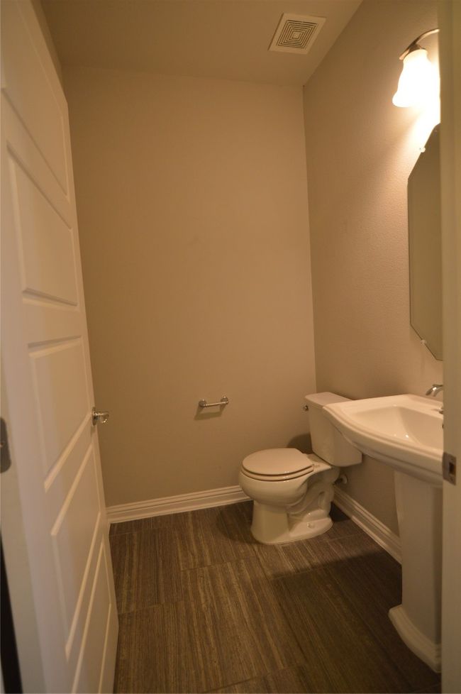 Powder Bathroom | Image 10