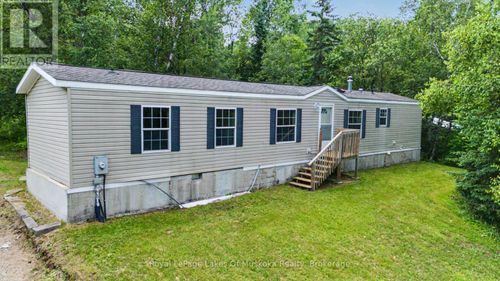 726 Highway 592, Emsdale, ON, P0A1J0 | Card Image