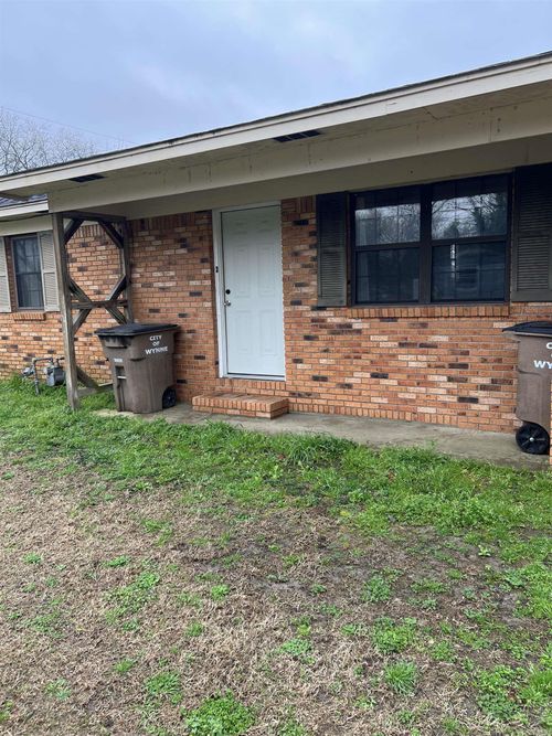 301 Languille Ave W, Wynne, AR, 72396-2135 | Card Image