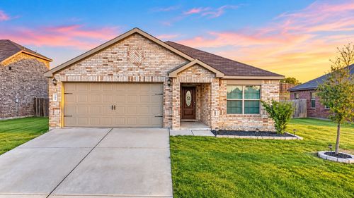 119 Barbwire Way, Newark, TX, 76071-3218 | Card Image