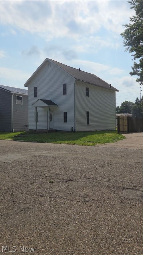 1307 Central Avenue, Zanesville, OH, 43701 | Card Image