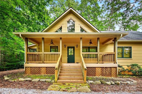 240 Ravenswood Dr, Marion, NC, 28752-2818 | Card Image