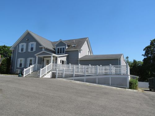 8 Crapo St, Taunton, MA, 02780-2317 | Card Image