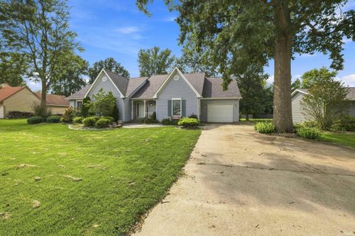 711 Laura Ln, Sweetser, IN, 46987 | Card Image