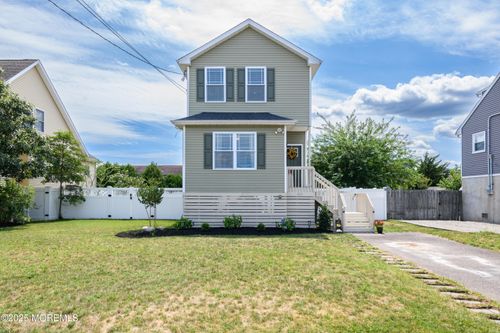 201 Riviera Dr, Toms River, NJ, 08753-2532 | Card Image
