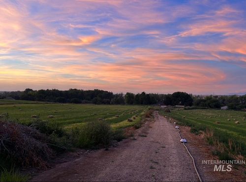 10576 Duck Ln, Nampa, ID, 83686-9176 | Card Image