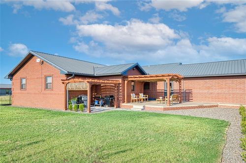 207711 E 780 Rd, Leedey, OK, 73654-6648 | Card Image