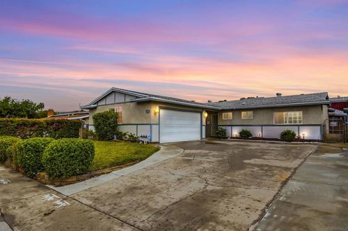 10520 El Nopal, Santee, CA, 92071-4905 | Card Image