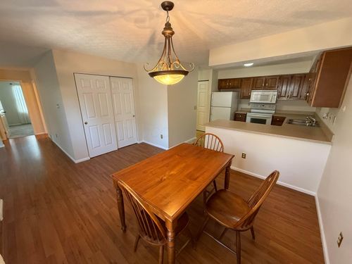 430 Williamsburg Ln Nw, Lancaster, OH, 43130-4100 | Card Image