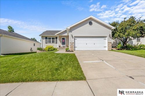 7007 N Grand Lake Dr, Lincoln, NE, 68521-9094 | Card Image