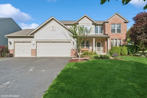 735 Porter Cir, Lindenhurst, IL, 60046-1804 | Card Image