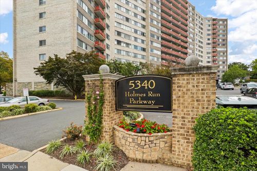 904-5340 Holmes Run Pkwy, ALEXANDRIA, VA, 22304-2821 | Card Image