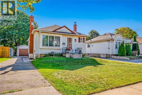 111 E 25th St, Hamilton, ON, L8V3A3 | Card Image