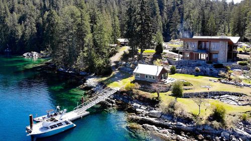 4355 Blind Bay, House other with 4 bedrooms, 3 bathrooms and null parking in Pender Harbour BC | Card Image