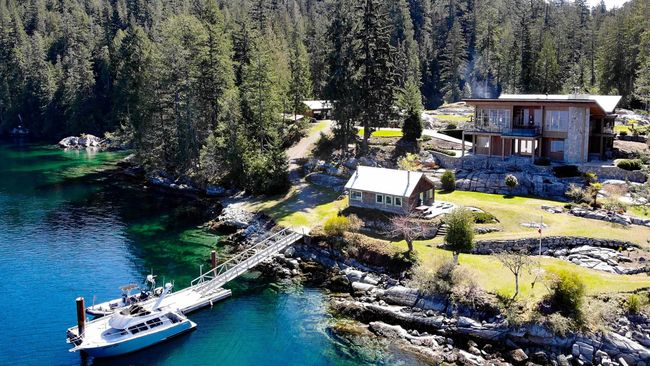 4355 Blind Bay, House other with 4 bedrooms, 3 bathrooms and null parking in Pender Harbour BC | Image 1
