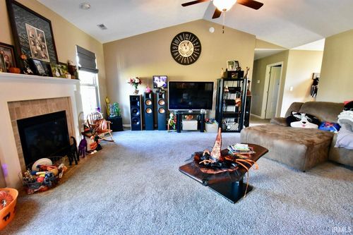 3426 N Charlais Cir, Delphi, IN, 46923-9335 | Card Image