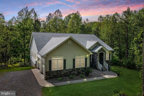107 Shady Creek Ln, FREDERICKSBURG, VA, 22406-4619 | Card Image